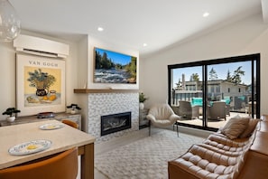 TV - Ocean View Town House #2 at THE BEACH HOUSE! (Black Creek)