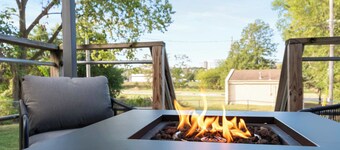 Enchanting 3BR Cottage, Close to Downtown!