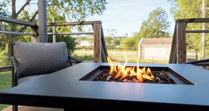 Enchanting 3BR Cottage, Close to Downtown!