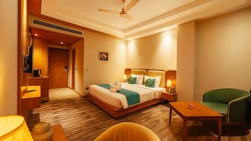 Dobbeltrom – deluxe | Safe på rommet, skrivebord, lydisolert og strykejern/-brett