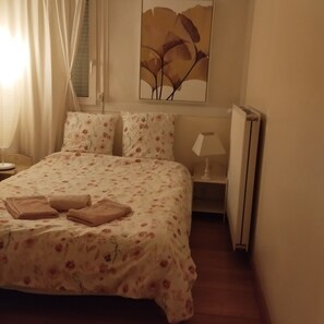 2 bedrooms, iron/ironing board, WiFi, bed sheets - Calme et Élégant 3 Pièces Tout Confort, Avec Terrasse et Jardin (MAISONS ALFORT)