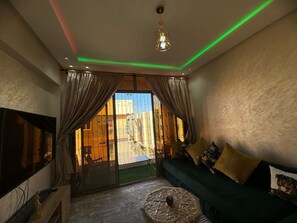 Living area - Smukt Hyggelig ny Lejlighed tæt på Lufthavn (Marrakech)