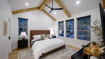 2 chambres, fer et planche à repasser, Wi-Fi gratuit, draps fournis