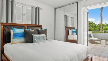 4 bedrooms, desk, iron/ironing board, travel crib