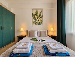 3 Schlafzimmer, Schreibtisch, Bügeleisen/Bügelbrett, WLAN