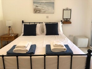 3 bedrooms, desk, iron/ironing board, WiFi - Regina Gardens - Spacious, 3BR, Ground Floor Apart. with Huge Patio (Paphos)