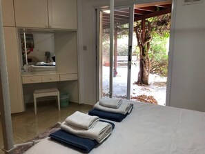 3 Schlafzimmer, Schreibtisch, Bügeleisen/Bügelbrett, WLAN