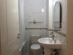 Shower, hair dryer, towels - Kings Palace - Modern, Sunny, Ground Floor 2BR with Sea Views (Paphos)