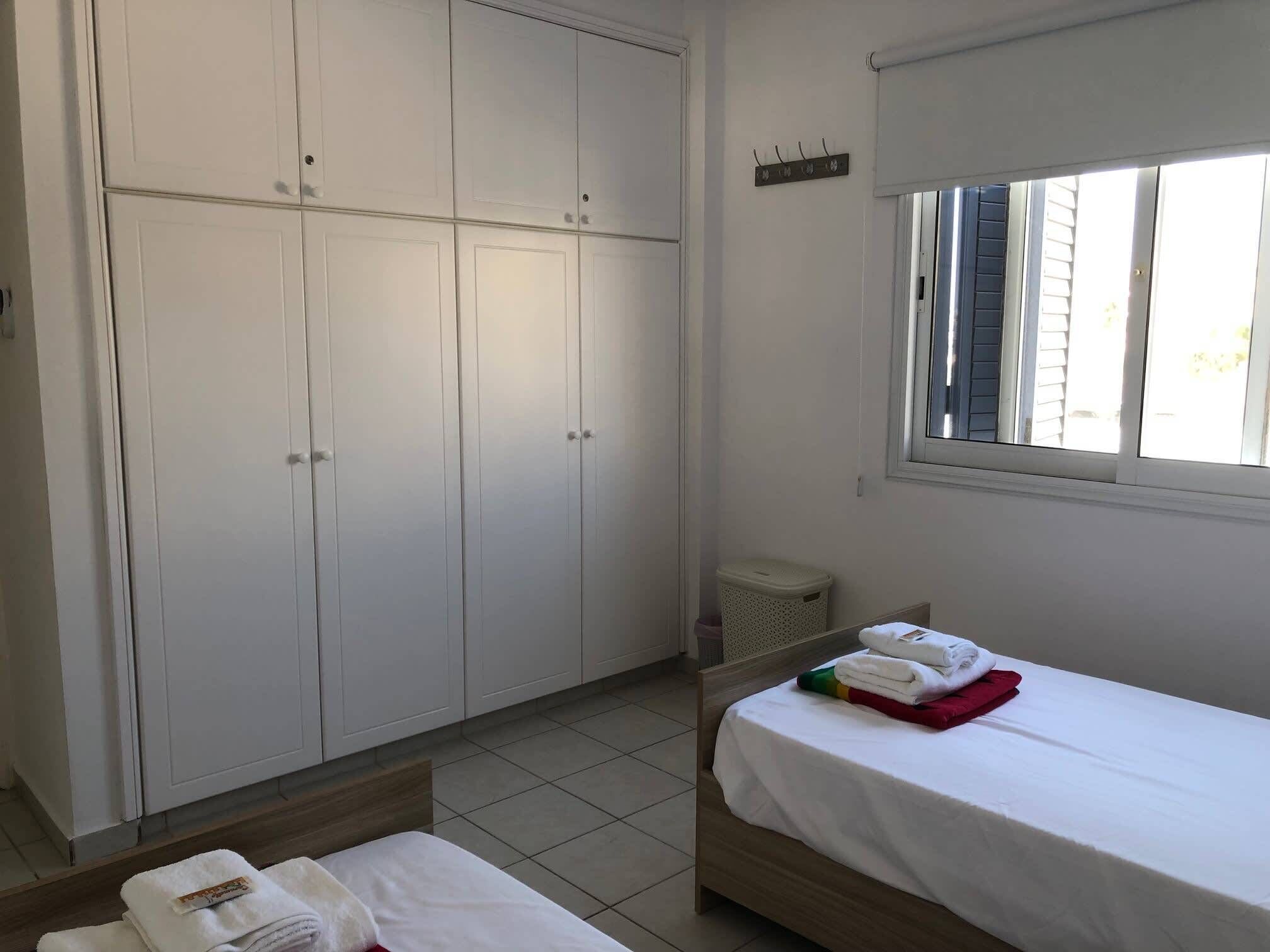 2 Schlafzimmer, Schreibtisch, Bügeleisen/Bügelbrett, WLAN