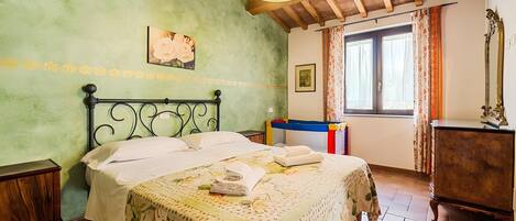 1 Schlafzimmer, Zimmersafe, Bügeleisen/Bügelbrett, Reisekinderbett