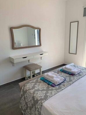 1 quarto, escrivaninha, ferros/tábuas de passar roupa, Wi-Fi