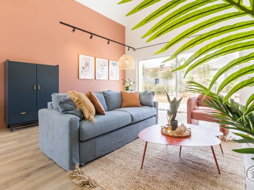 Le Jardin Charmant - Private House with Pets Allowed and Parking