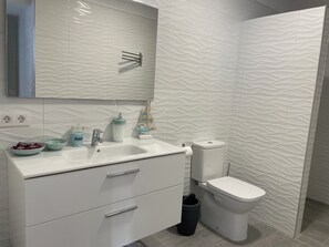 Deluxe Suite, 2 Bedrooms, Poolside | Bathroom -  Adeje deluxe Villas santa Monica by Apartamentos Estrella del Norte (Adeje)