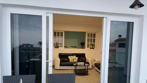 Comfort Suite, 2 Bedrooms | Teres/patio