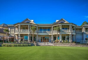 Exterior - Double Master Suite Luxury 4 BR Sea Pines Home, Bikes & Beach Gear included (Hilton Head)