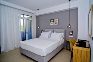 Hypo-allergenic bedding, soundproofing, free WiFi, bed sheets - Akron Suites Lefkada (Lefkada)