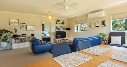 Farmstay at Fleece, Flock & Fibre an historic railway station in Taralga