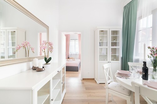 EASY RENT Apartments- OLD TOWN