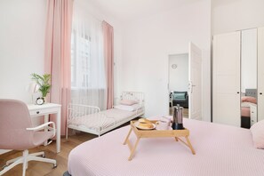 Apartamento conforto, vista para a cidade | 1 quarto, quartos à prova de som, ferros/tábuas de passar roupa