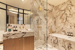 Dusche, Haartrockner