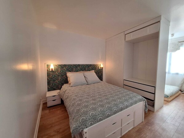 1 bedroom, WiFi, bed sheets