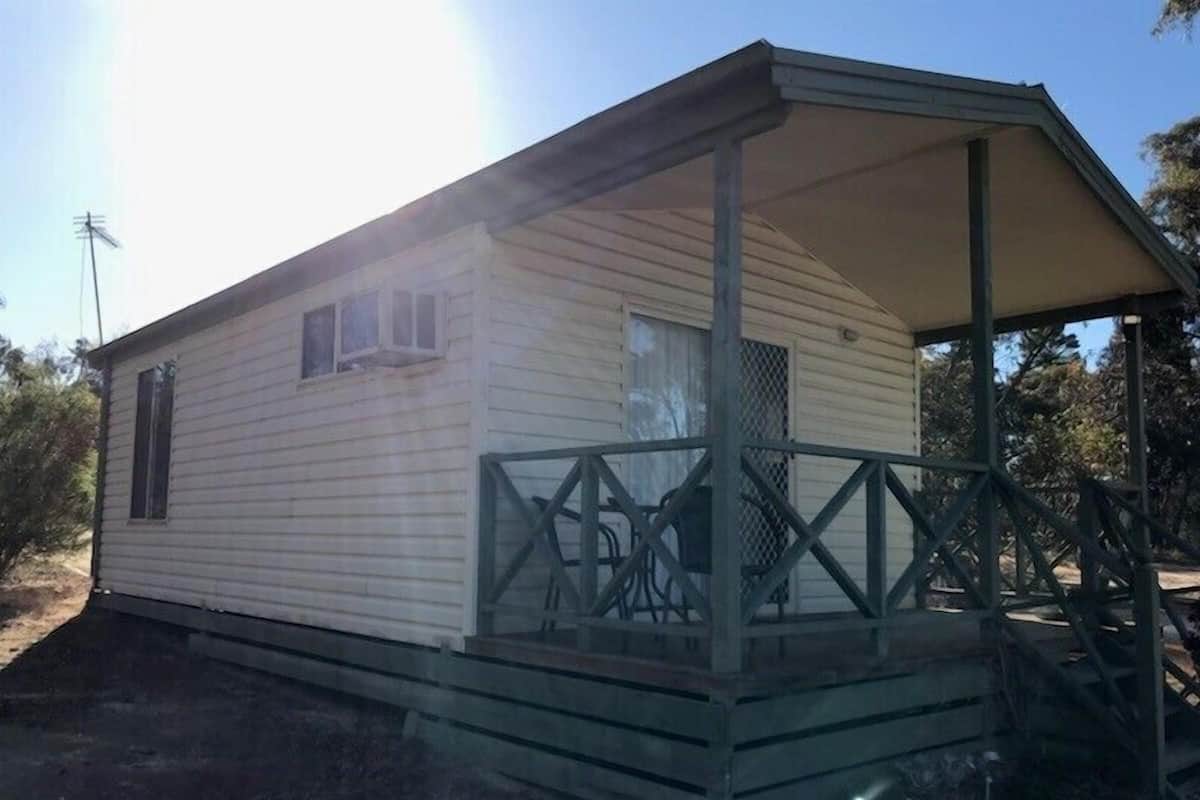 Executive Cabin | 1 bedroom, free WiFi, bed sheets