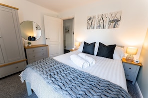 3 bedrooms, iron/ironing board, travel cot, free WiFi