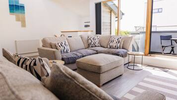 Smart TV, DVD player, books