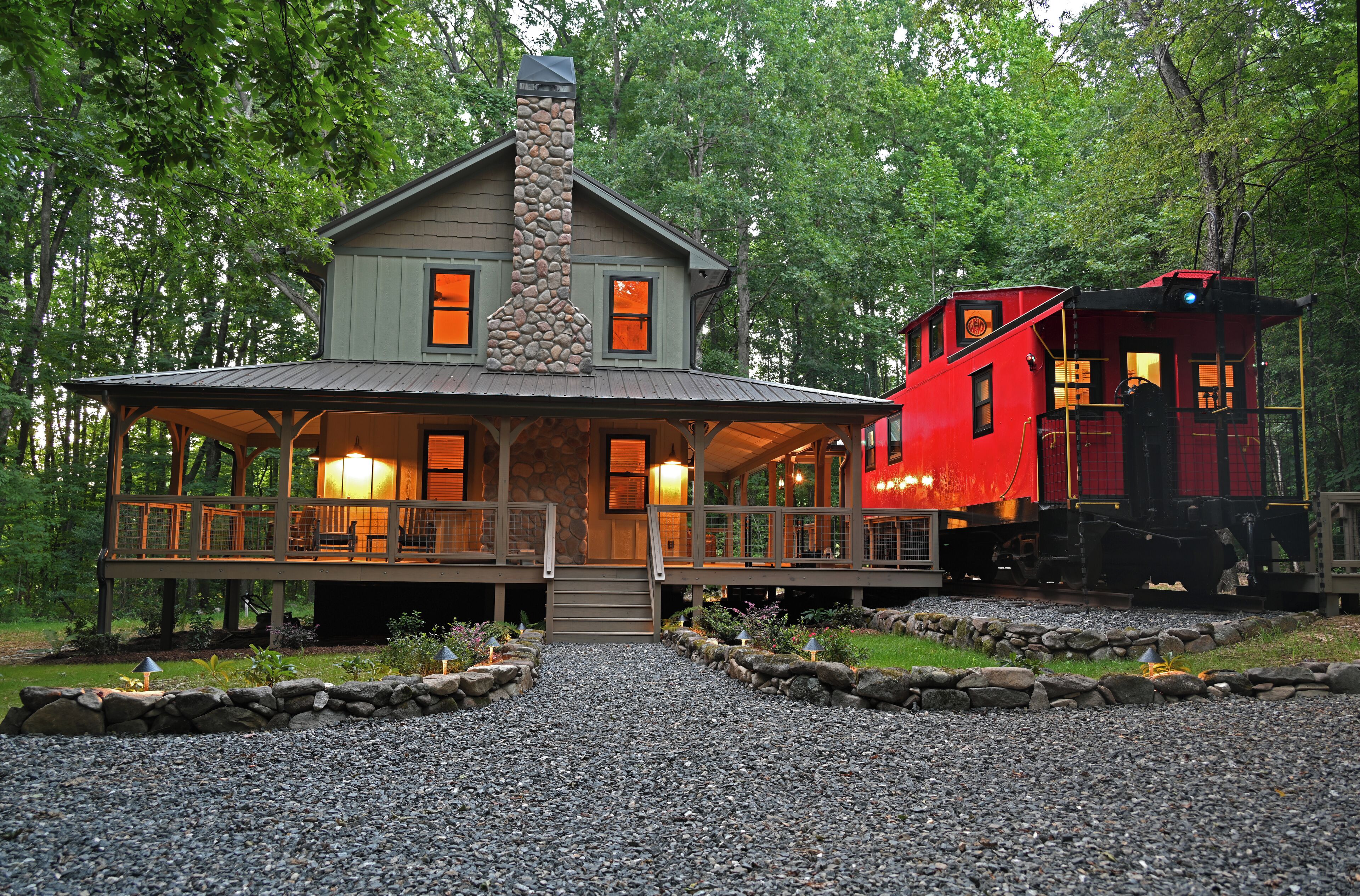 WildWood Junction, Romantic Mountain Escape!