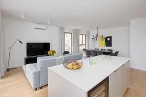 Living room - Prestige Wola Apartment by Renters (Warsaw)