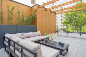 Balcony - Prestige Wola Apartment by Renters (Warsaw)