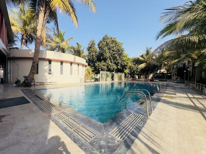 Nilkanth Resort - Best Resort in Anand