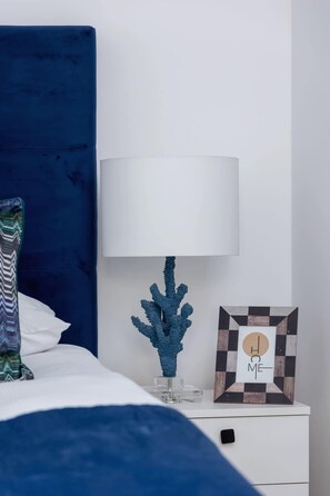 1 slaapkamer, een strijkplank/strijkijzer, wifi, beddengoed