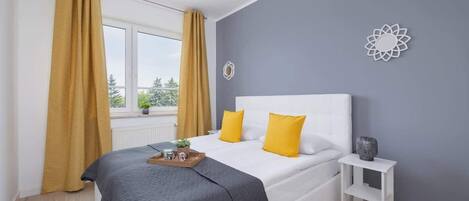 2 bedrooms, iron/ironing board, WiFi, bed sheets