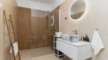 House, Smoking | 3 bedrooms