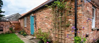 Beautiful Countryside Cottage | Peaceful Setting