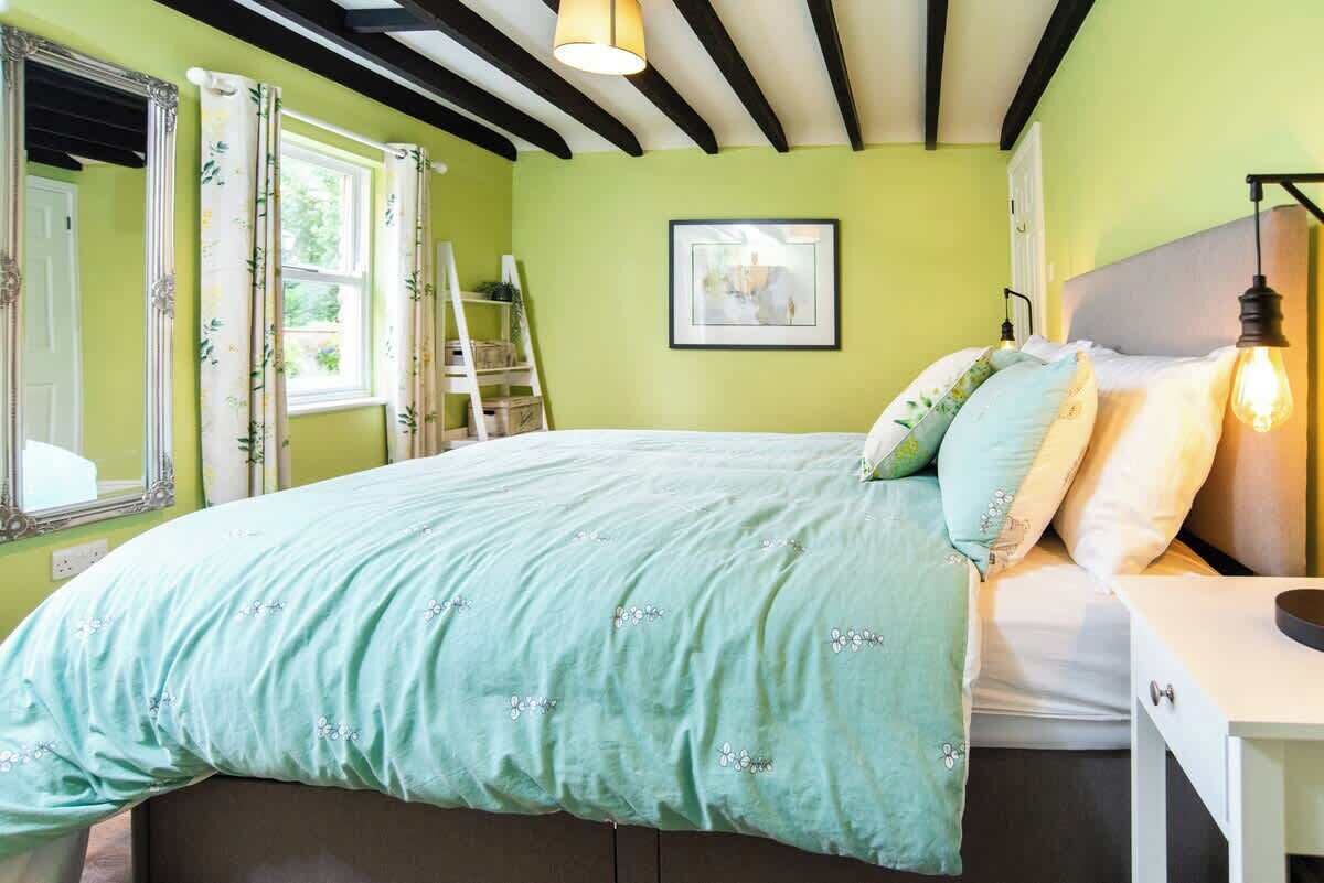 1 dormitorio, tabla de planchar con plancha, wifi gratis y ropa de cama