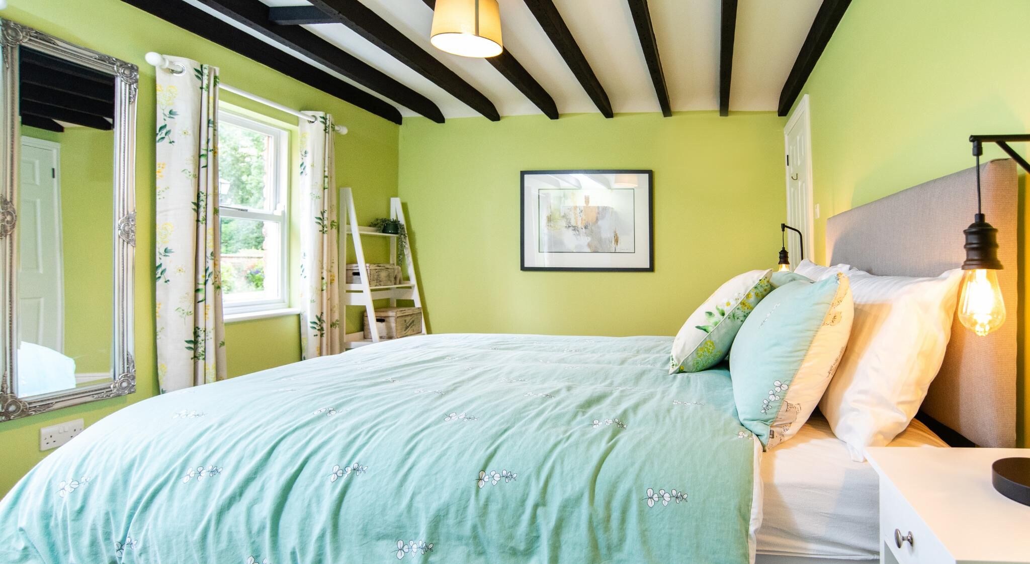 1 habitación, tabla de planchar con plancha, wifi gratis y ropa de cama 