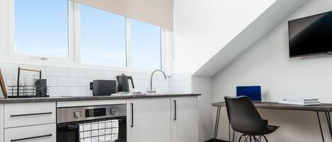 Kühlschrank, Ofen, Herdplatte, Toaster