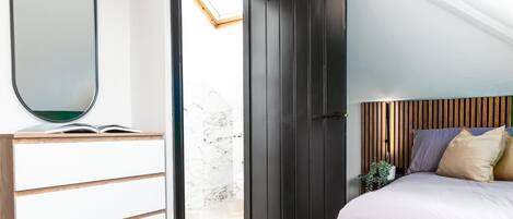 1 chambre, fer et planche à repasser, Wi-Fi gratuit, draps fournis