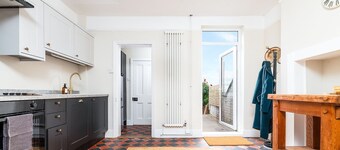 Inviting and Warm Home | Free Wi-Fi and Parking