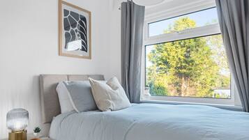 3 bedrooms, iron/ironing board, free WiFi, bed sheets