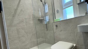 Hair dryer, towels - Stunning Apartment | Free Parking | Free Wi-Fi (Newark-on-Trent)