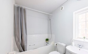 Hårføner og håndklær