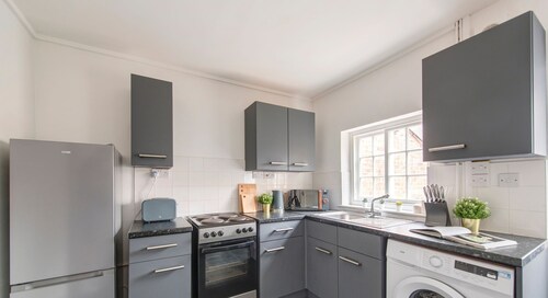 Quaint and Inviting Home | City Centre Location