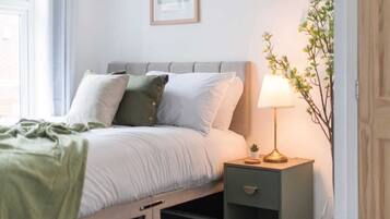 3 bedrooms, iron/ironing board, free WiFi, bed sheets