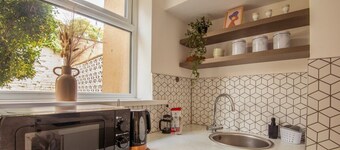 Cosy and Charming Home | Free Wi-Fi and Smart TV