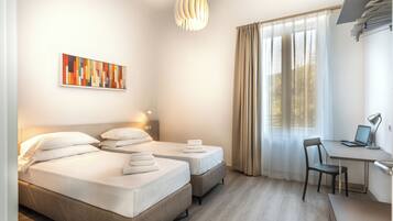 2 Schlafzimmer, Zimmersafe, Bügeleisen/Bügelbrett, Reisekinderbett