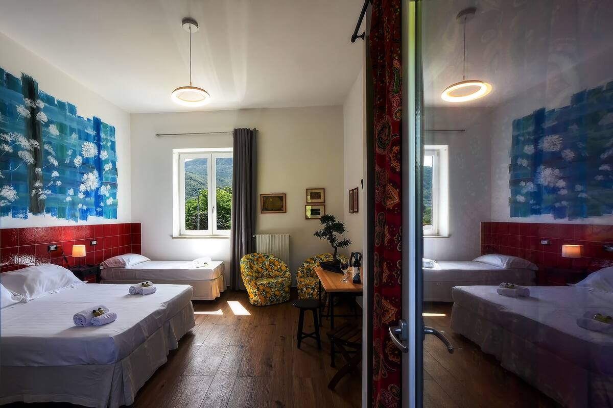 Quarto triplo conforto | Frigobar, Wi-Fi de cortesia, roupa de cama