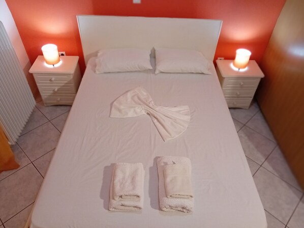 1 bedroom, WiFi, bed sheets - Cozy 1-bedroom apartment in charming Κάτω Πιτσά-Ξυλοκάστρου with AC, WiFi (Κάτω Πιτσά-Ξυλοκάστρου)